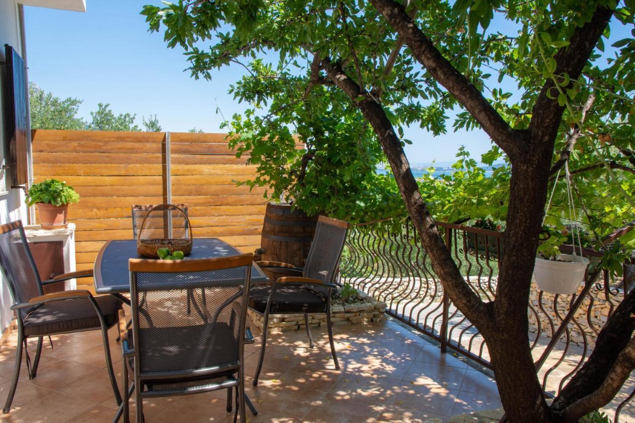 Plum Holiday Home Kaštel Stari المظهر الخارجي الصورة
