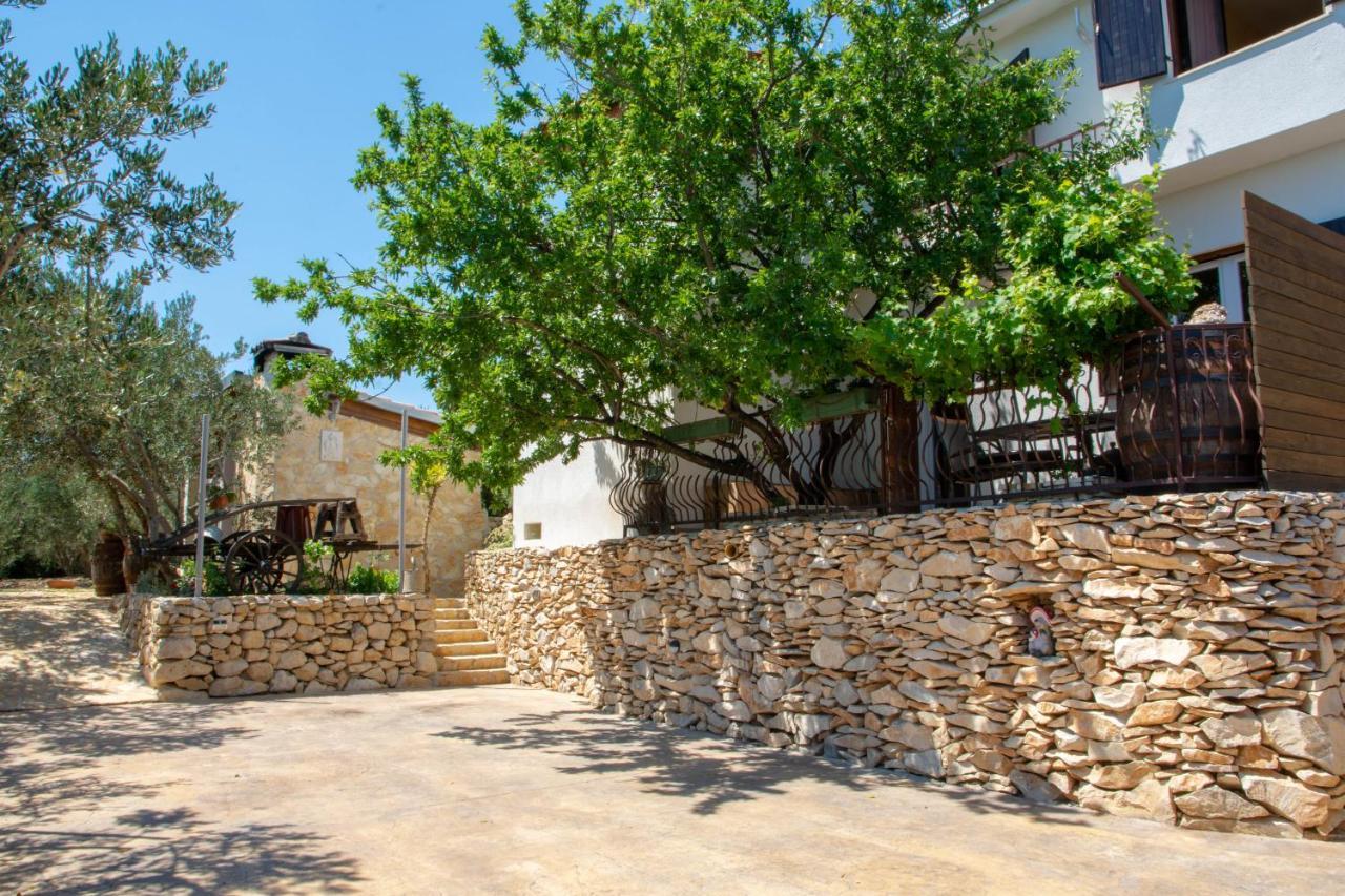 Plum Holiday Home Kaštel Stari المظهر الخارجي الصورة