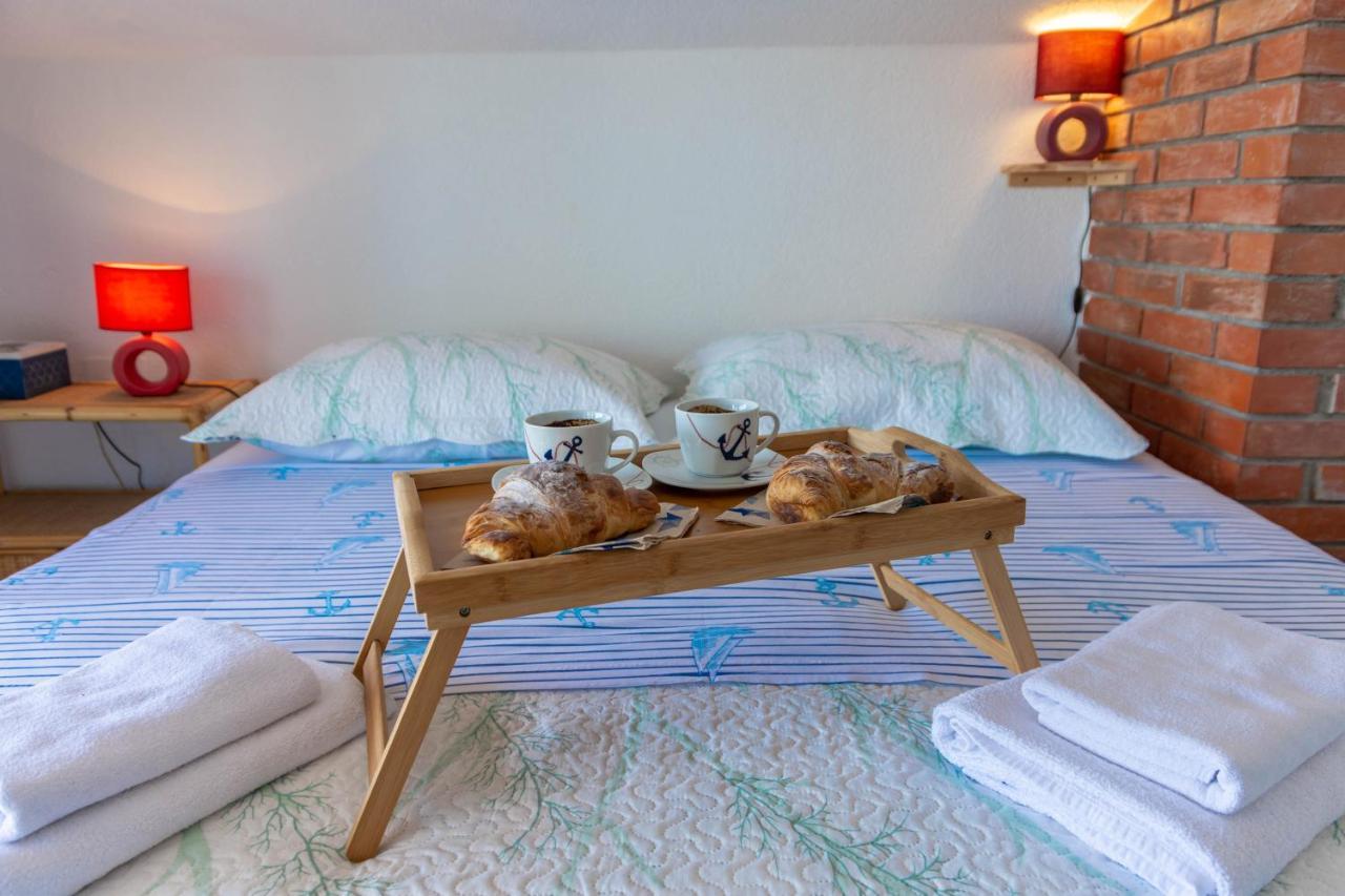 Plum Holiday Home Kaštel Stari المظهر الخارجي الصورة