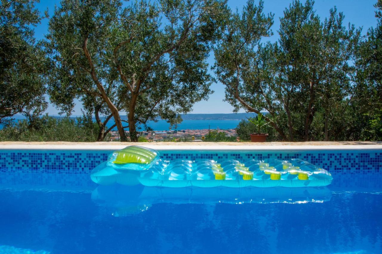 Plum Holiday Home Kaštel Stari المظهر الخارجي الصورة