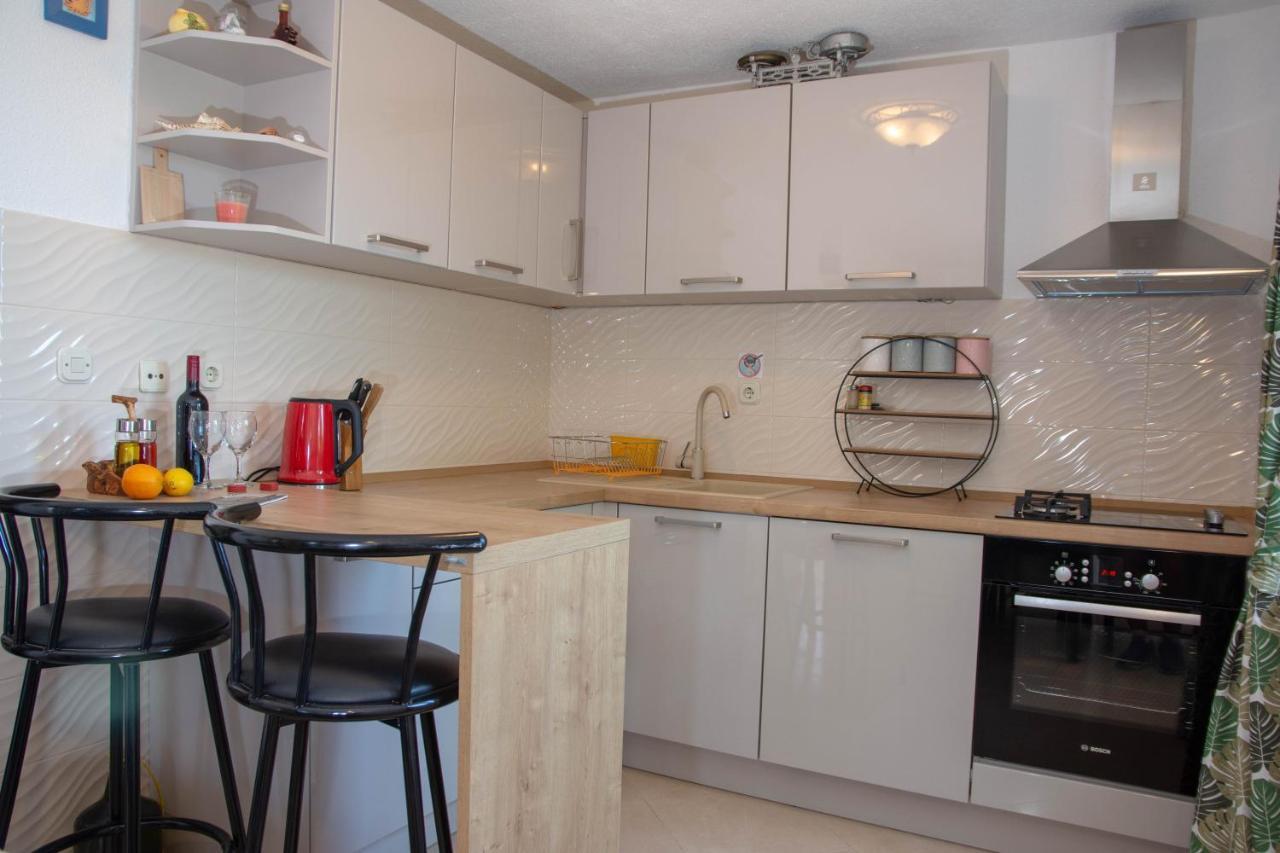 Plum Holiday Home Kaštel Stari المظهر الخارجي الصورة