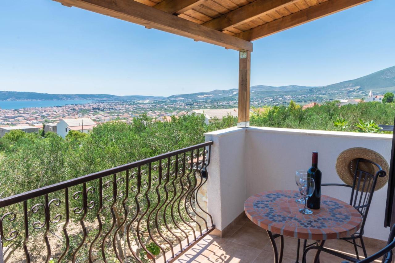 Plum Holiday Home Kaštel Stari المظهر الخارجي الصورة