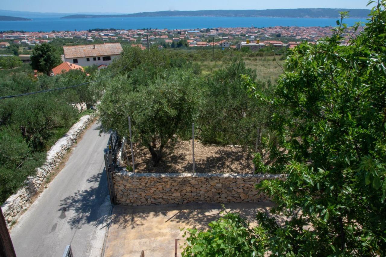 Plum Holiday Home Kaštel Stari المظهر الخارجي الصورة