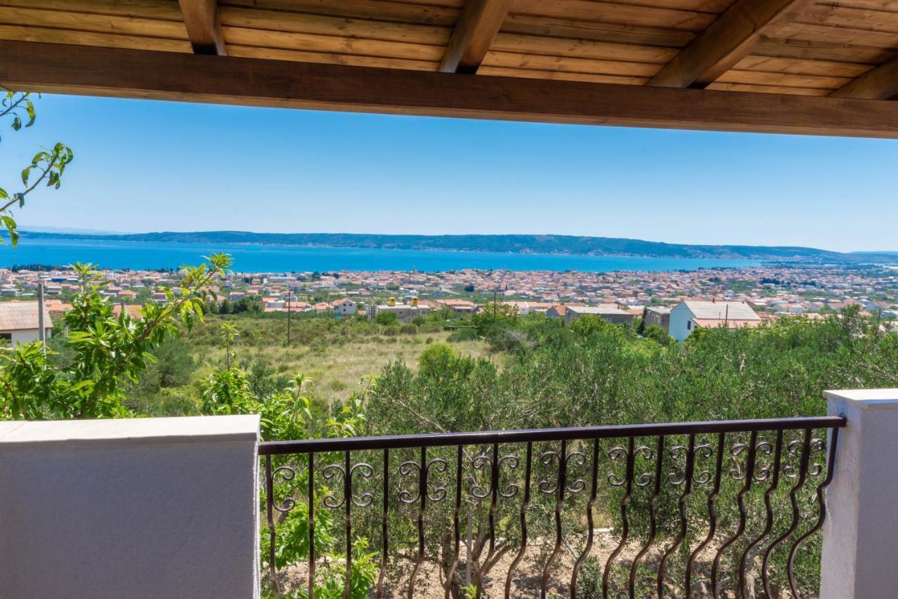 Plum Holiday Home Kaštel Stari المظهر الخارجي الصورة