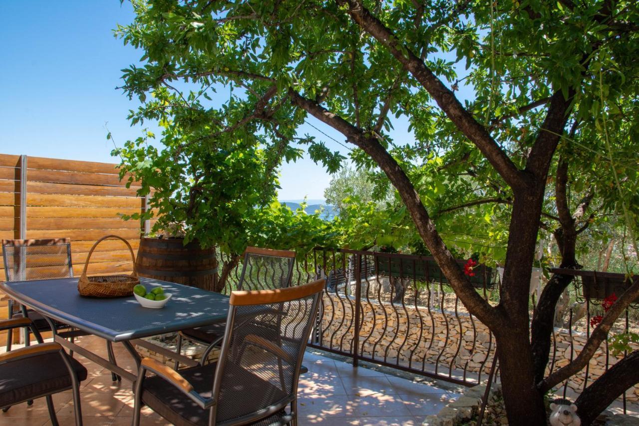 Plum Holiday Home Kaštel Stari المظهر الخارجي الصورة