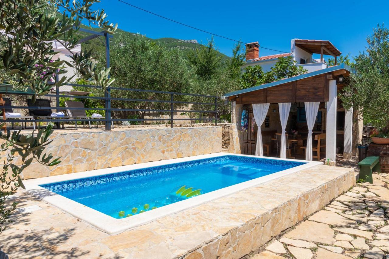 Plum Holiday Home Kaštel Stari المظهر الخارجي الصورة